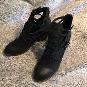 Hot Tomato Strappy Black Booties